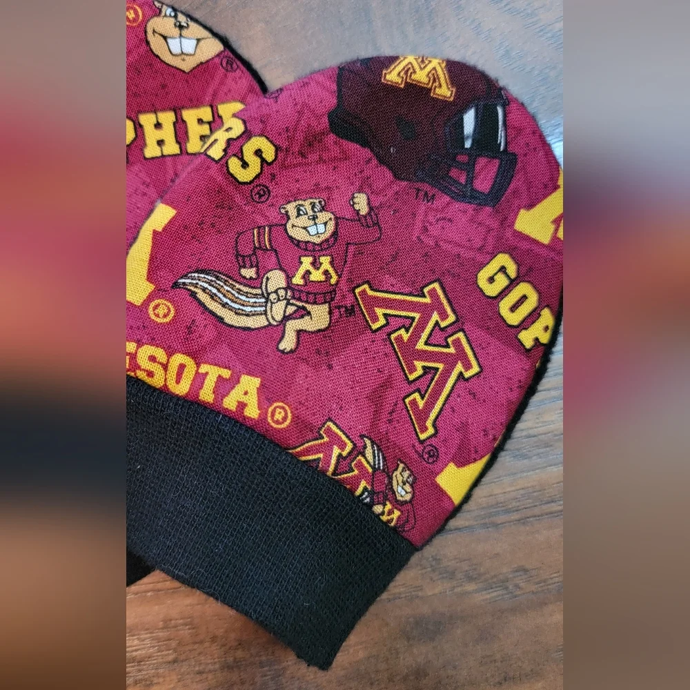 Minnesota Golden Gophers U of M Fleece Fabric Baby Mittens